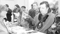 Выставочный стенд «Поддержи Крым» был популярен и у посетителей, и у коллег по турбизнесу. Фото Михаила ПЕРМИНА