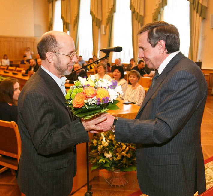 Получая награды, новосибирцы благодарили родителей, наставников и коллег. Фото Аркадия УВАРОВА