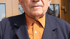 Анатолий Степанович Безруков воевал на Западном и II Белорусском фронтах, освобождал Смоленскую, Могилёвскую области, Польшу, участвовал в боях за взятие Берлина. В 2005 году он стал участником парада в Москве, посвященного 60-летию Великой Победы. Фото Елены КОСТИНОЙ