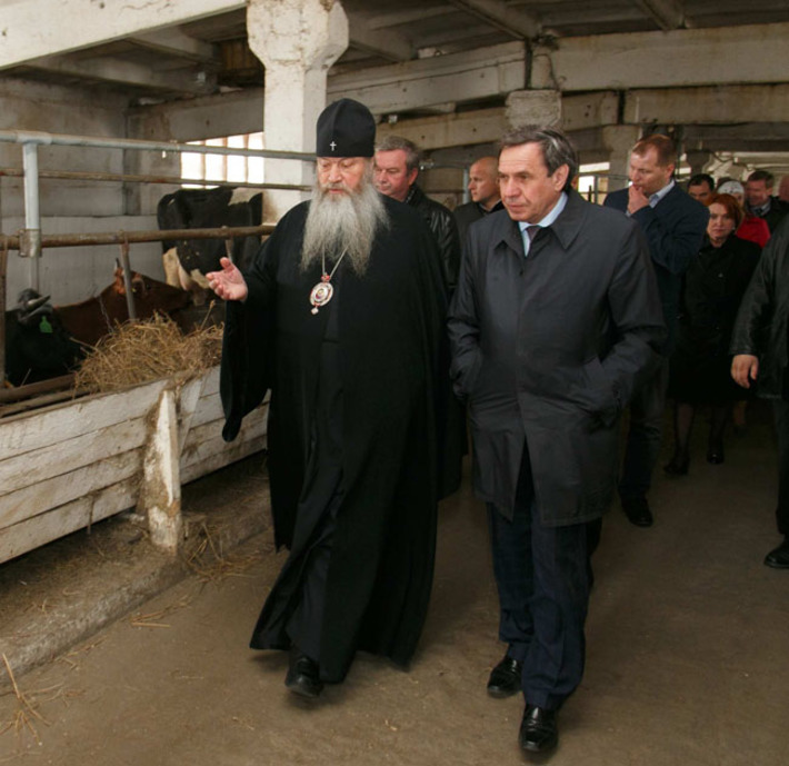 Ново-шиловский опыт показал, что пользу  от крепкого хозяйства РПЦ чувствуют на себе  и окружающие. Фото Аркадия УВАРОВА