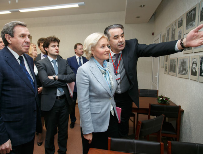 В Новосибирске Ольге Голодец показали точки роста. Фото Аркадия УВАРОВА