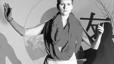 В Городском центре изобразительных искусств прошла «Ночь Японии».  Ни одного харакири замечено не было, но все же без заигрываний со смертью в городе во время международной акции «Ночь музеев» не обошлось. Фото с сайта www.salon.su