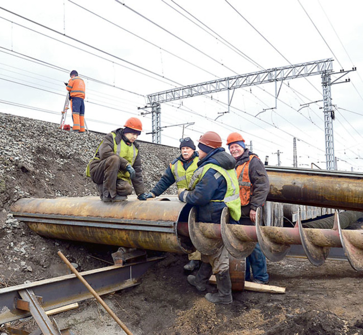 Строительство тоннеля в полном разгаре. Фото Святослава ОДАРЕНКО