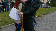 Выразить себя и обрести гармонию с миром — вот главная цель переодеваний. И как на любом карнавале — получить заряд бодрости. Фото Аркадия УВАРОВА