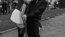 Выразить себя и обрести гармонию с миром — вот главная цель переодеваний. И как на любом карнавале — получить заряд бодрости. Фото Аркадия УВАРОВА