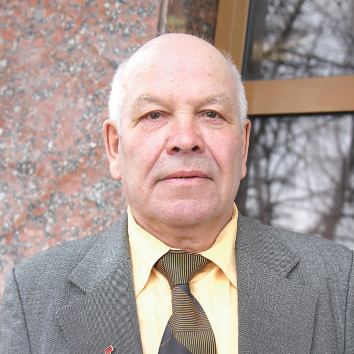 Почетный железнодорожник Виктор Павлович Деев.  Фото Елены КОСТИНОЙ