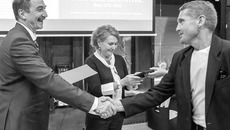 Игорь Кожухов (справа) из села Береговое — лауреат премии Петра Дедова. Фото предоставлены Новосибирской государственной областной научной библиотекой