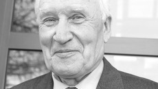 Почетный железнодорожник, почетный ветеран дороги, кавалер ордена Трудового Красного Знамени Николай Антонович Макуха. Фото Елены КОСТИНОЙ