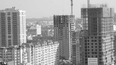 Встреча журналистов с Денисом Вершининым прошла в креативном формате: горизонты стройотрасли с крыши высотки просматриваются яснее. Фото Михаила ПЕРМИНА