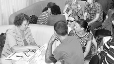 В центре занятости тесновато. Соискателей пришло не меньше сотни. Фото Юлии НАЗАРЕНКО