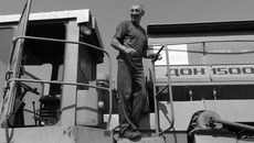 Механизатор Юрий Подкуйко из хозяйства «Колыбельское». Фото Марины ЛУПЕЙКЕНЕ