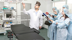 Новый операционный блок в областной больнице. Фото Аркадия УВАРОВА