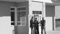Парни пришли. Ждут «Чалдоночку»  и «Веселую нотку»? Фото Николая ЦАРЕВА