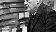 Александр Ковалёв уверен: ценность коллекции в том, что она активно используется для обучения студентов. Фото Аркадия УВАРОВА