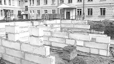 Школы, больницы, дома культуры и спортзалы будут строиться в области. Фото Аркадия УВАРОВА