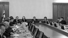 На заседании комитета по бюджетной, финансово-экономической политике и собственности Законодательного собрания Новосибирской области. Фото c сайта www.zsnso.ru