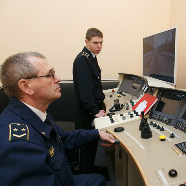 Среди основных направлений — подготовка квалифицированных рабочих кадров на высокотехнологичной учебной базе. Фото Аркадия УВАРОВА