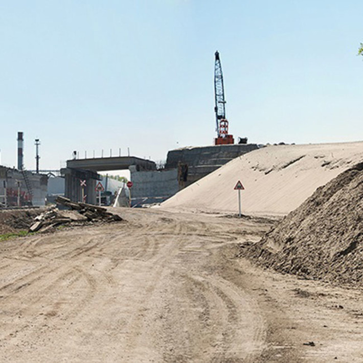 В целом на строительство развязки на стыке улицы Петухова и Советского шоссе планируется заложить в бюджетах города и региона  300 миллионов рублей. Фото Ольги БУРЛАКОВОЙ