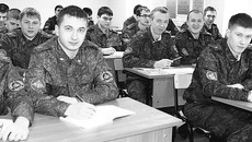 Первые в Новосибирске слушатели школы мобилизационного резерва свой выбор одобряют. Фото Натальи МАНТОРОВОЙ