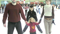 На каток — всей семьей