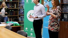 Новые технологии приходят на помощь людям с сенсорными ограничениями:  они теперь могут смотреть кино. Фото Галины ФРОНИЧЕВОЙ