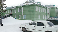 Новая поликлиника в Болотном. Фото Аркадия УВАРОВА