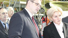 Заместитель председателя Правительства РФ Ольга Голодец  на Новосибирском авиационном заводе имени В.П. Чкалова.  Ее особое внимание привлекла тема подготовки кадров  и адаптации молодежи на предприятии. Фото с сайта www.napo.ru