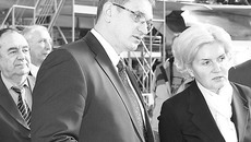 Заместитель председателя Правительства РФ Ольга Голодец  на Новосибирском авиационном заводе имени В.П. Чкалова.  Ее особое внимание привлекла тема подготовки кадров  и адаптации молодежи на предприятии. Фото с сайта www.napo.ru