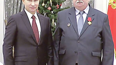 Владимир Путин и Александр Горбатюк: фотография на память. Фото с сайта rt.com