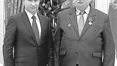 Владимир Путин и Александр Горбатюк: фотография на память. Фото с сайта rt.com