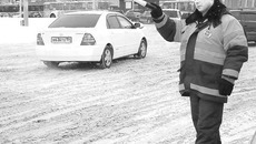 Главным стражем и гарантом безопасности на дорогах был и остается инспектор ДПС. Фото Михаила ПЕРМИНА