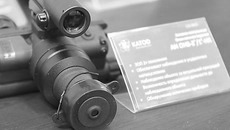 На частном предприятии  ОАО «Катод» удалось наладить не только  штучное производство электронно- оптических преобразовате- лей, но и вывести работу  на серийный уровень.  Основная  задача — обеспечить выполнение растущего гособоронзаказа и потребности гражданской промышленности. Фото Марии КОЗЛОВОЙ