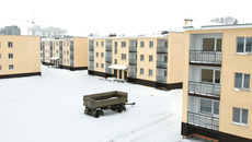 Сколь долго простоят пустыми эти дома, должен решить суд. Фото Аркадия УВАРОВА