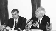 Рабочий момент конференции. В центре — доктор права из Японии Шигеру Кодама, университет Миэ. Фото Анастасии КРАСОВСКОЙ