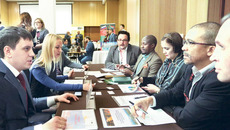 На переговоры с потенциальными партнерами по бизнесу из ЮАР в этом году заявились более трех десятков новосибирских компаний, в том числе оптовые и розничные сети, производители пищевой продукции, рестораторы, представители транспортно-логистической сферы и банки. Фото Михаила ПЕРМИНА