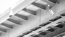 Специалисты центра проводят обработку металлоконструкций. На правах рекламы
