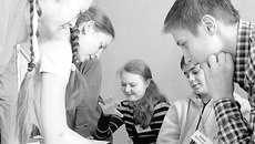 Предприниматели, как школьники, учатся с азов. В городском центре развития предпринимательства действует программа «Первый шаг», в рамках которой проходят бесплатные консультации, подготовка и оформление документов, семинары (www.mispnsk.ru/publications/startap) Фото Михаила ПЕРМИНА