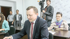 Приятно снова сесть за парту. Фото Валерия ПАНОВА