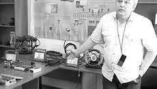 «В Новосибирске уже несколько лет внедряют систему «Агронавигатор», позволяющую не только контролировать работу в полях, но и управлять ею», — рассказывает директор Центра точного земледелия «Аэросоюз» Борис Скрынник. Фото Аркадия УВАРОВА