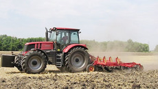 В числе задач, которые решает управление, — возврат земель в сельскохозяйственный оборот и защита интересов Новосибирского речного порта. Фото Михаила ПЕРМИНА