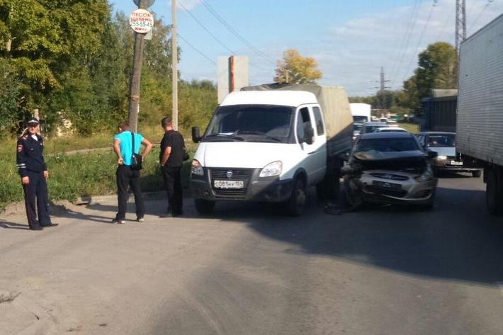 Фото с места ДТП предоставлено ГИБДД Новосибирска