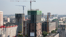 Десятки зданий выше 20 этажей возводят в Новосибирске ежегодно. Фото Михаила Пермина