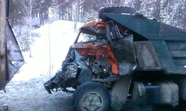 Фото с мест ДТП предоставлены ГИБДД Новосибирска