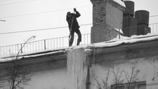Головная боль горожан и коммунальщиков. Фото Михаила ПЕРМИНА