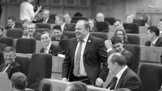 Выборы сенатора: за Владимира Лаптева проголосовало большинство. Фото Аркадия УВАРОВА