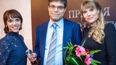 Иван Поршенников во время получения премии "Человек года". Фото с сайта zdrav.nso.ru