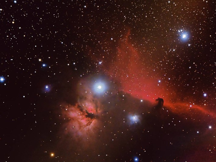 Фото космоса предоставлено Новосибирским планетарием 