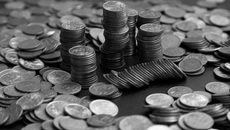 В новосибирских магазинах самой востребованной оказалась... 10-копеечная монета. Фото Аркадия УВАРОВА