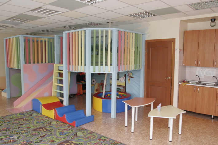Типичный частный детский сад в Новосибирске. Фото Аркадия УВАРОВА
