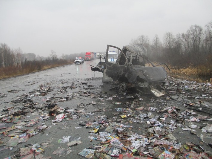 Фото с места ДТП предоставлены ГУ МВД по НСО